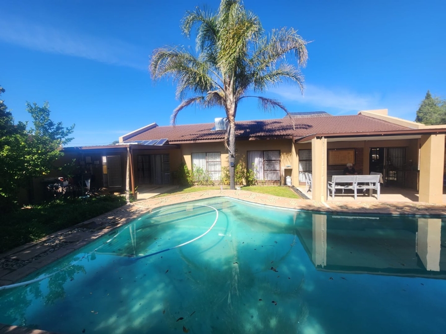 To Let 4 Bedroom Property for Rent in Pellissier Free State
